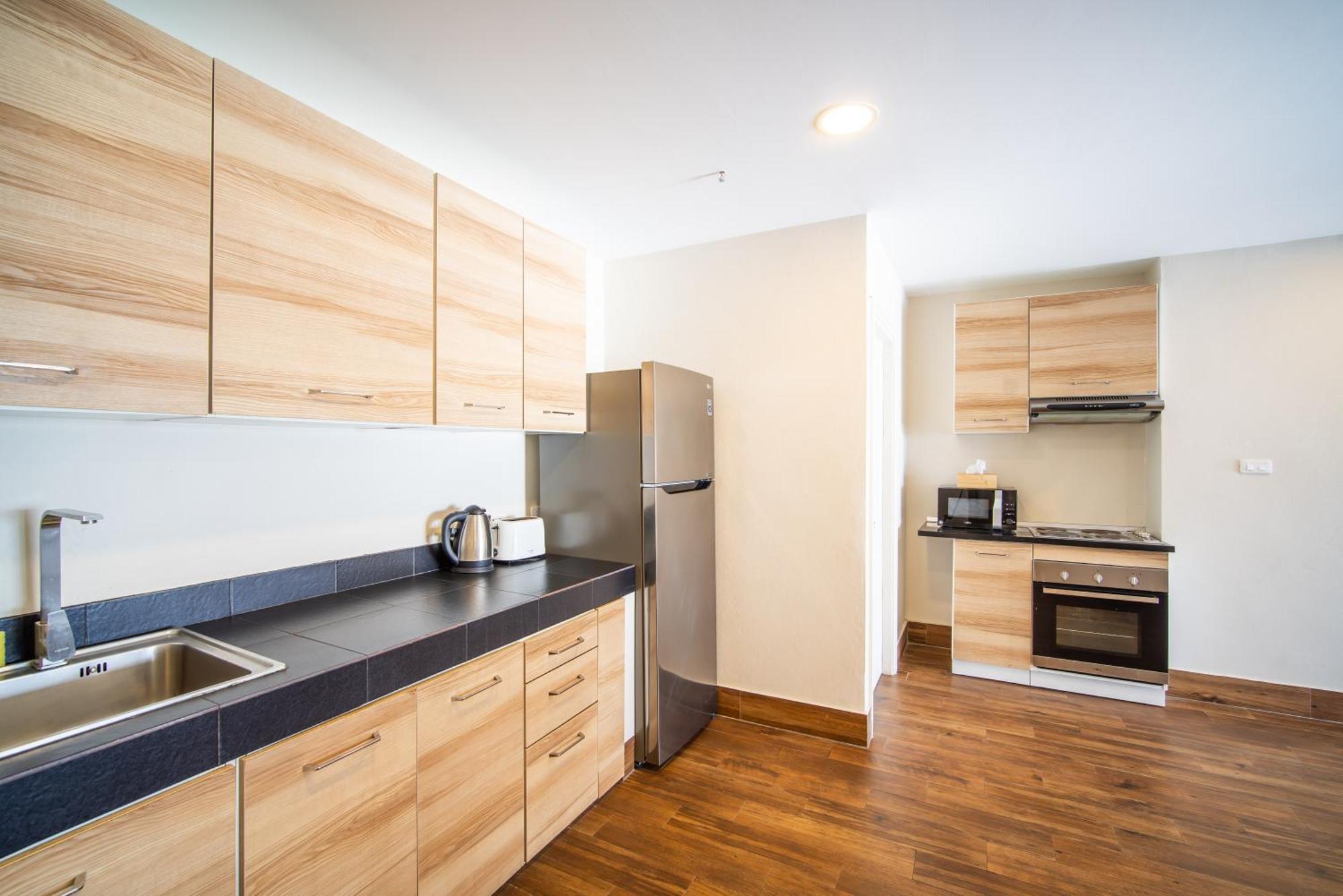 Tower Superior Seaview 4br210 Apartment *