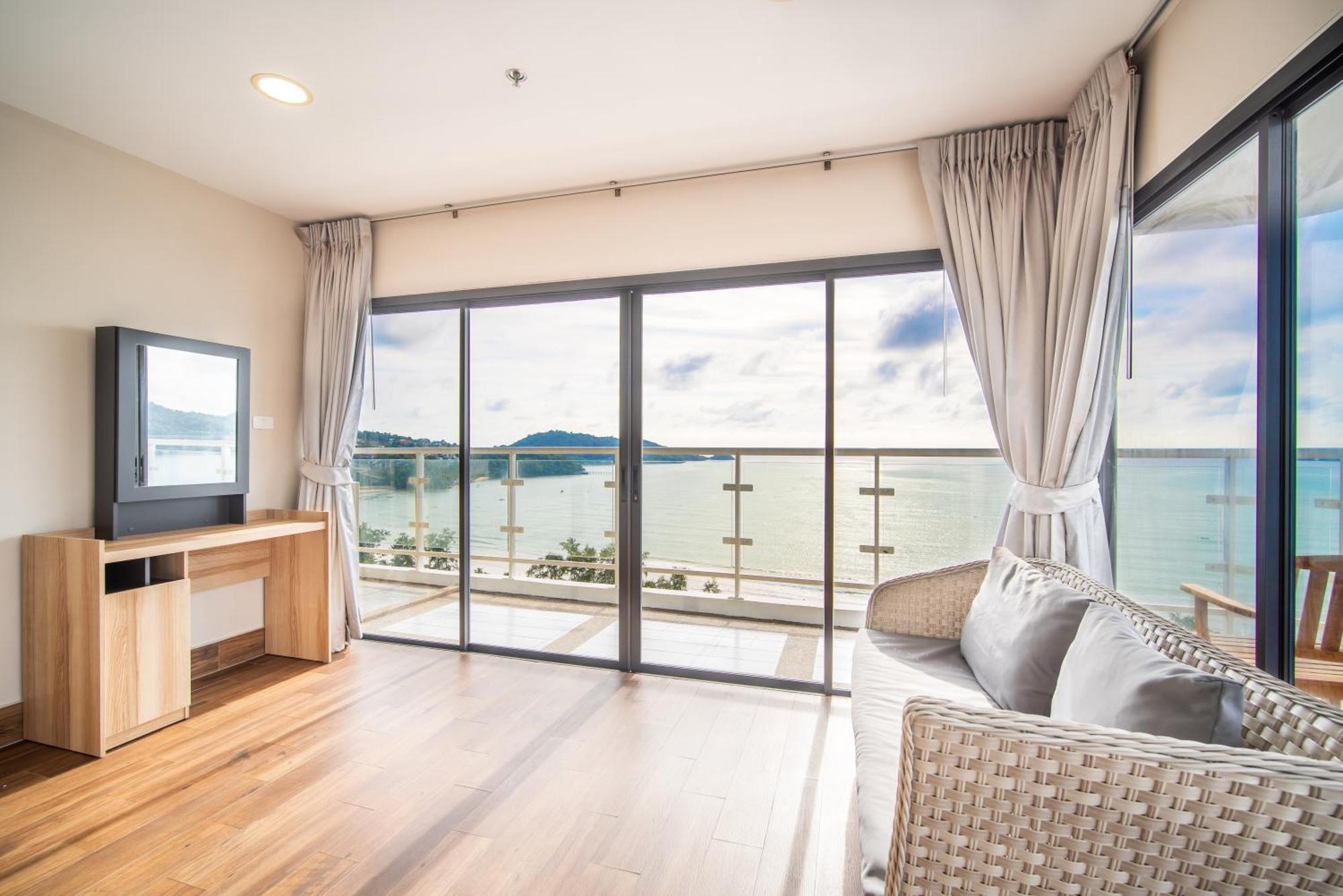 Tower Superior Seaview 4br210 Apartment
