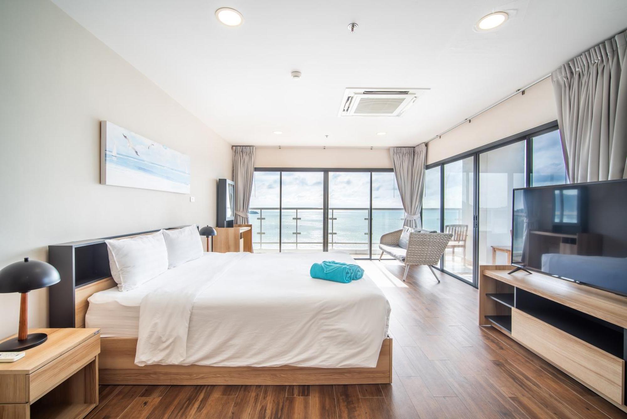 Tower Superior Seaview 4br210 Apartment Patong